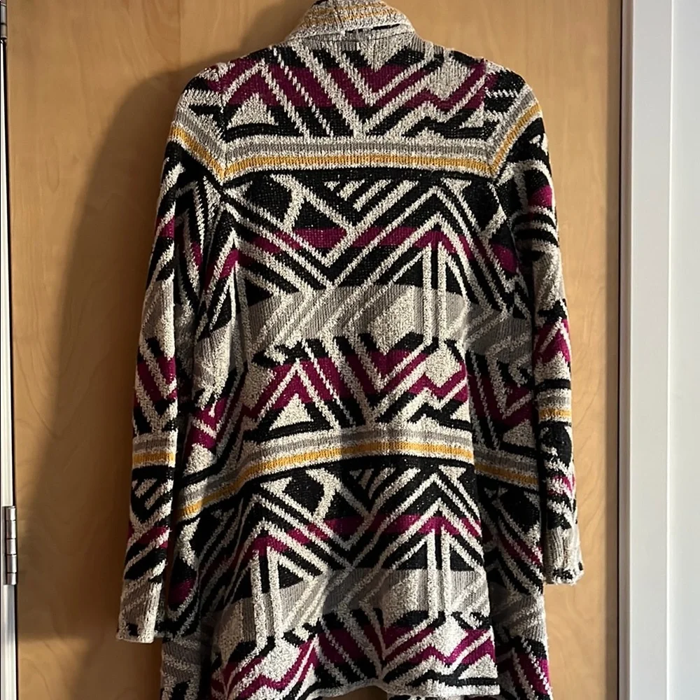 Geometric Patterned Open Front Sweater - Picture 4 of 8